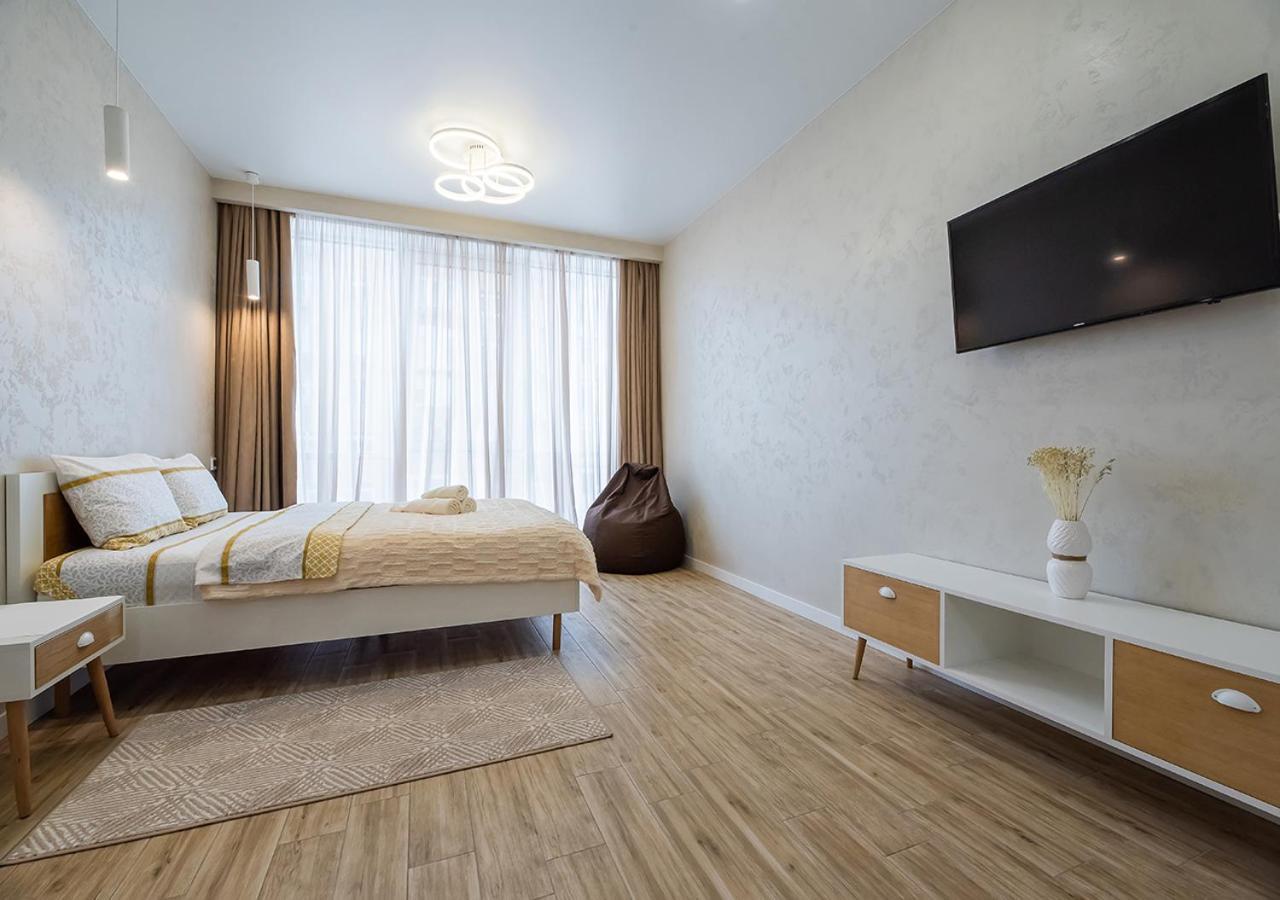 Дизайнерская квартира на Оболони в новом доме ЖК Smart Plaza Obolon Київ Екстер'єр фото
