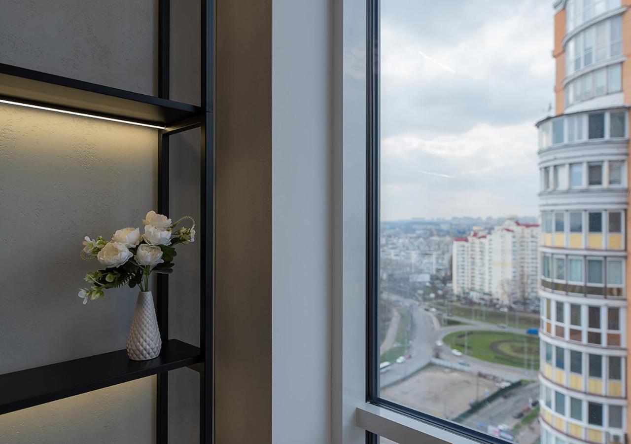 Дизайнерская квартира на Оболони в новом доме ЖК Smart Plaza Obolon Київ Номер фото