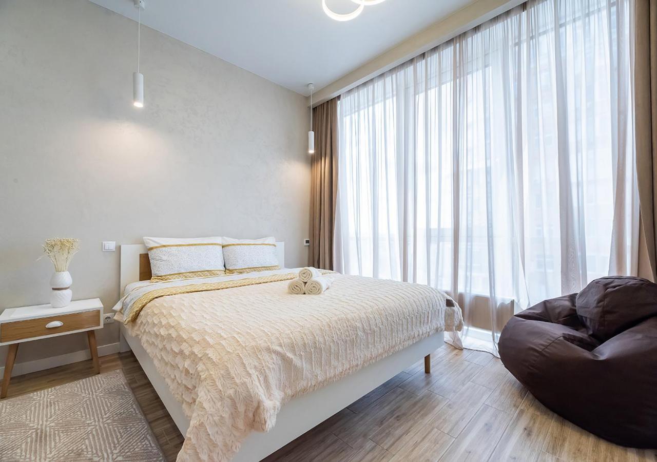 Дизайнерская квартира на Оболони в новом доме ЖК Smart Plaza Obolon Київ Номер фото